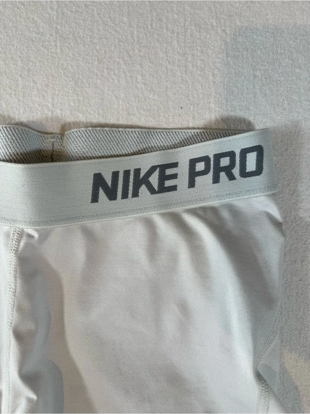 Nike Pro Dri-Fit Women’s Compression Light Gray Athletic Shorts Size Small